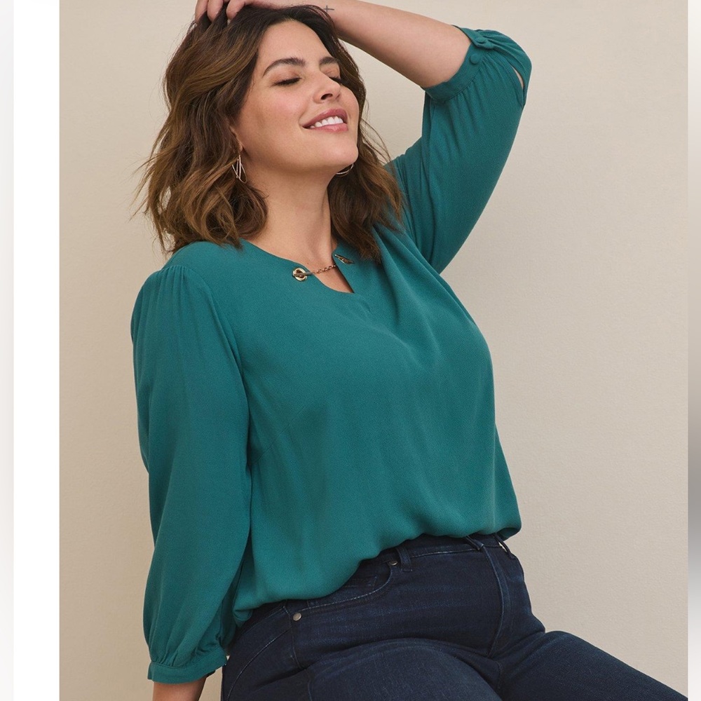 Torrid Crepe Chain-Detail Blouse 00 NWT